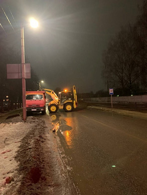 Две бригады рабочих обрабатывали ночью тротуары Иванова против гололеда